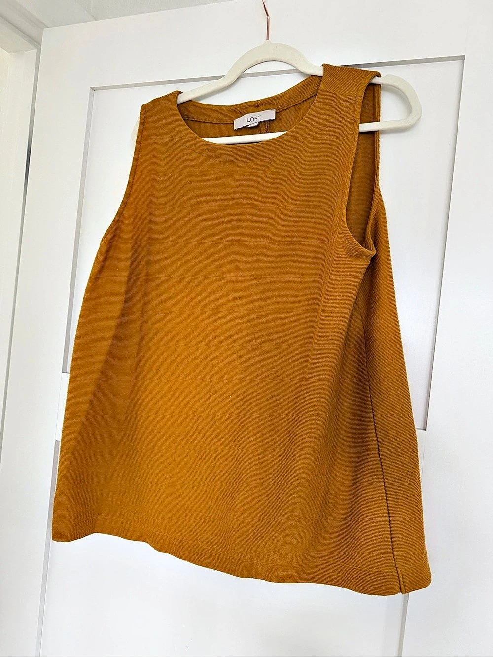 LOFT Sleeveless Button Back Tank in Orange XL